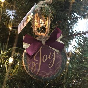 Handmade Christmas Ornament. Aspen wood slice. 3 1/2” wide and 1/2 thick.